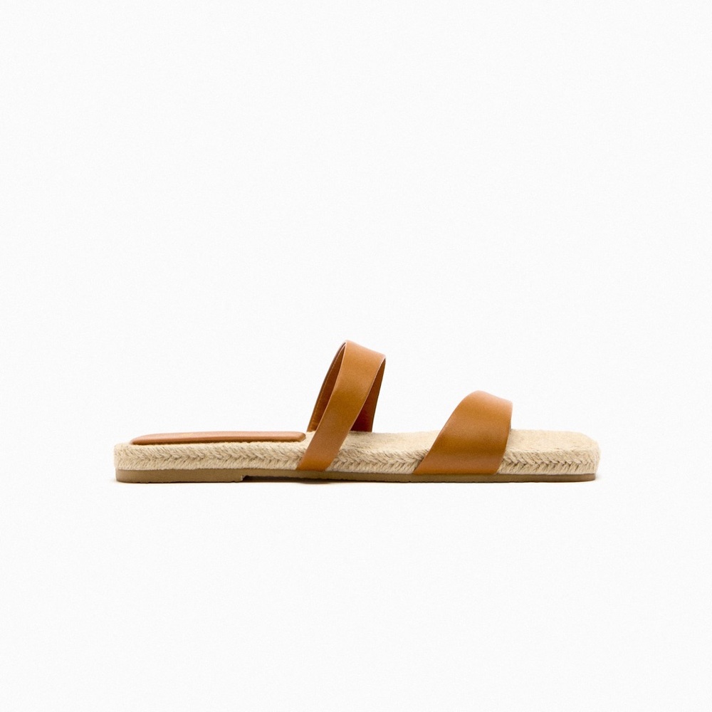 NWT ZARA LOW-HEELED STRAPPY LEATHER SANDALS 42 11